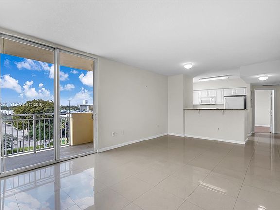 3rd image of 215 SW 42nd Ave APT 402
