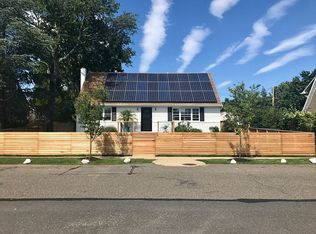 25 Division Ave, Blue Point, NY 11715
