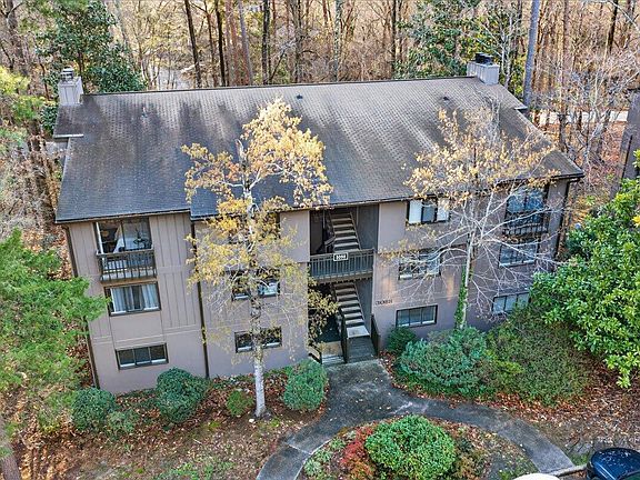 2nd image of 3088 Colony Rd #3088D