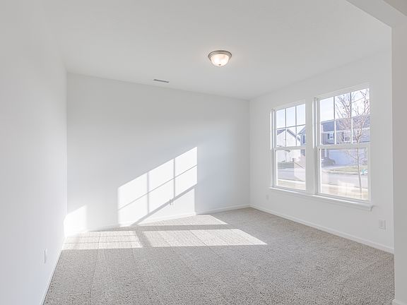 4th image of 10506 Broadford St