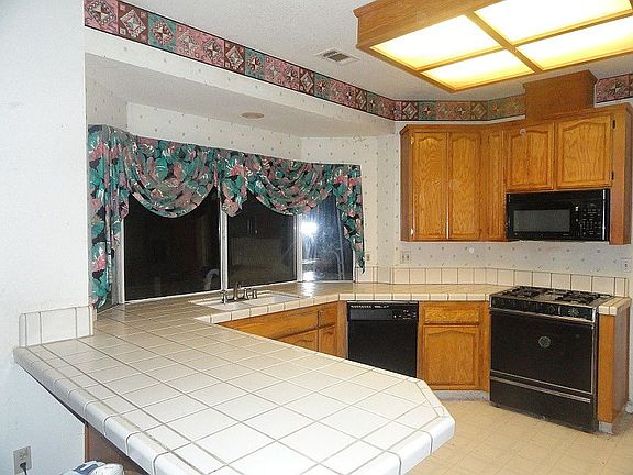 4th image of 865 Lake Canyon Ave