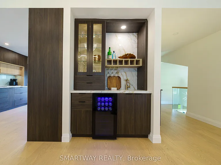 107 Campbell Cres — Photo 18