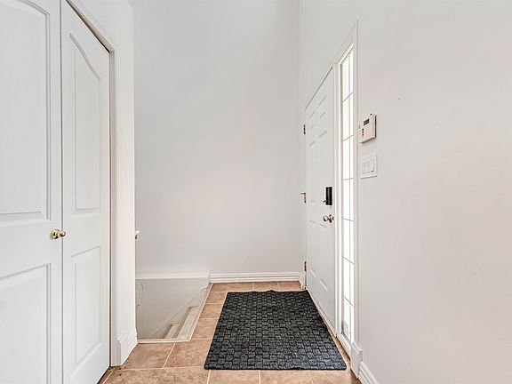4th image of 16737 116th St NW