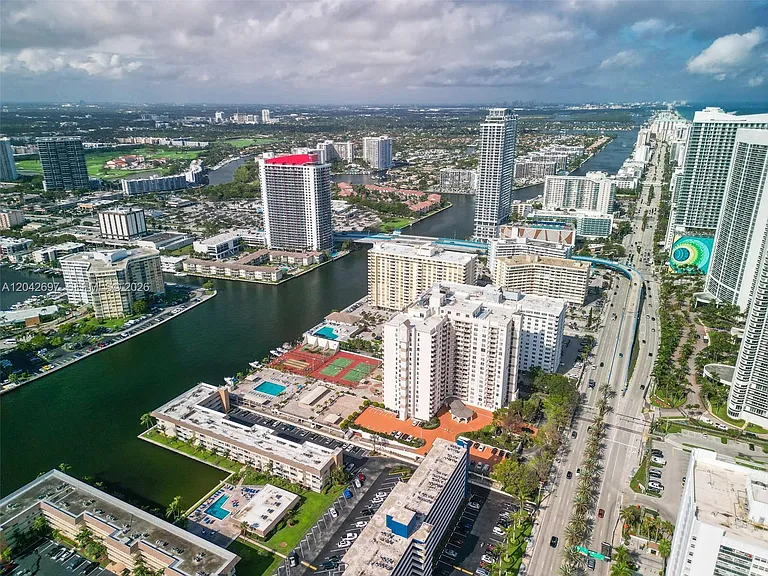 1817 S Ocean Dr #Penthouse 28 — Photo 27