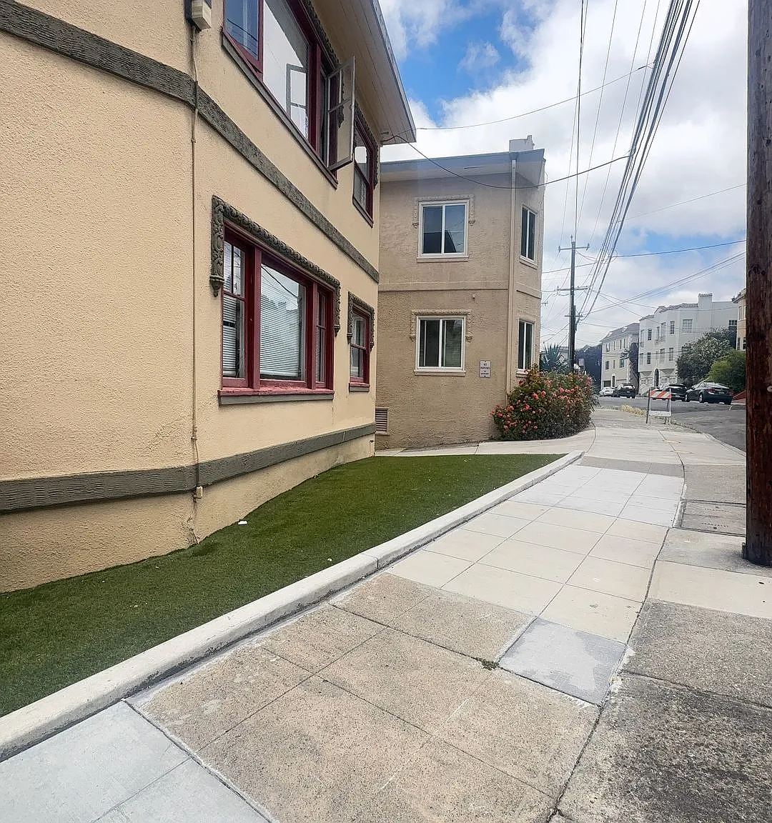 607 Beacon St — Photo 2