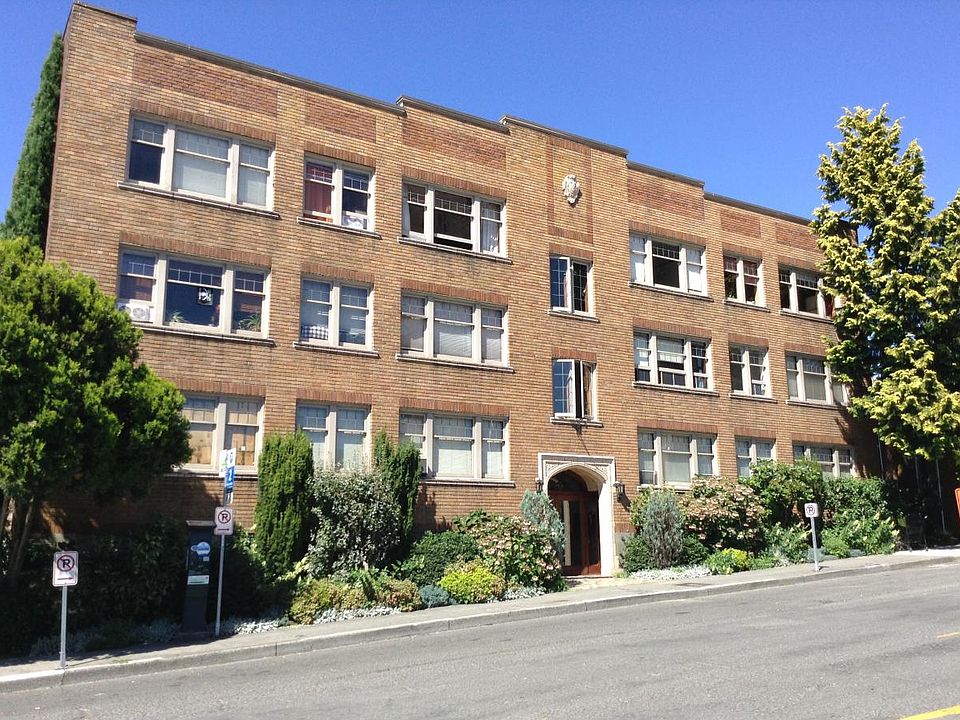 1st image of 4235 Brooklyn Ave NE APT 304