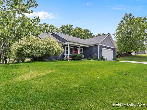 2nd image of 88 Riverchase Dr NE