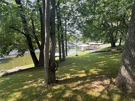 5th image of 44 Lake Viking Ter