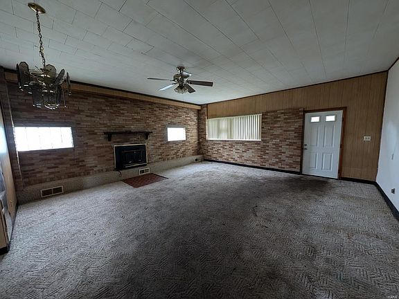 3rd image of 204 Bonita St