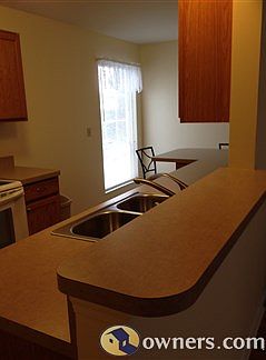 Raised snack bar