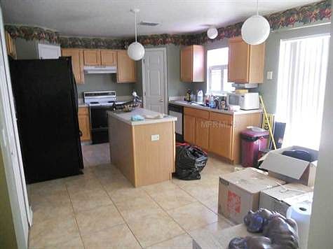 3rd image of 162 Marseille Oaks Dr