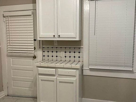 3rd image of 4557 Mimosa St