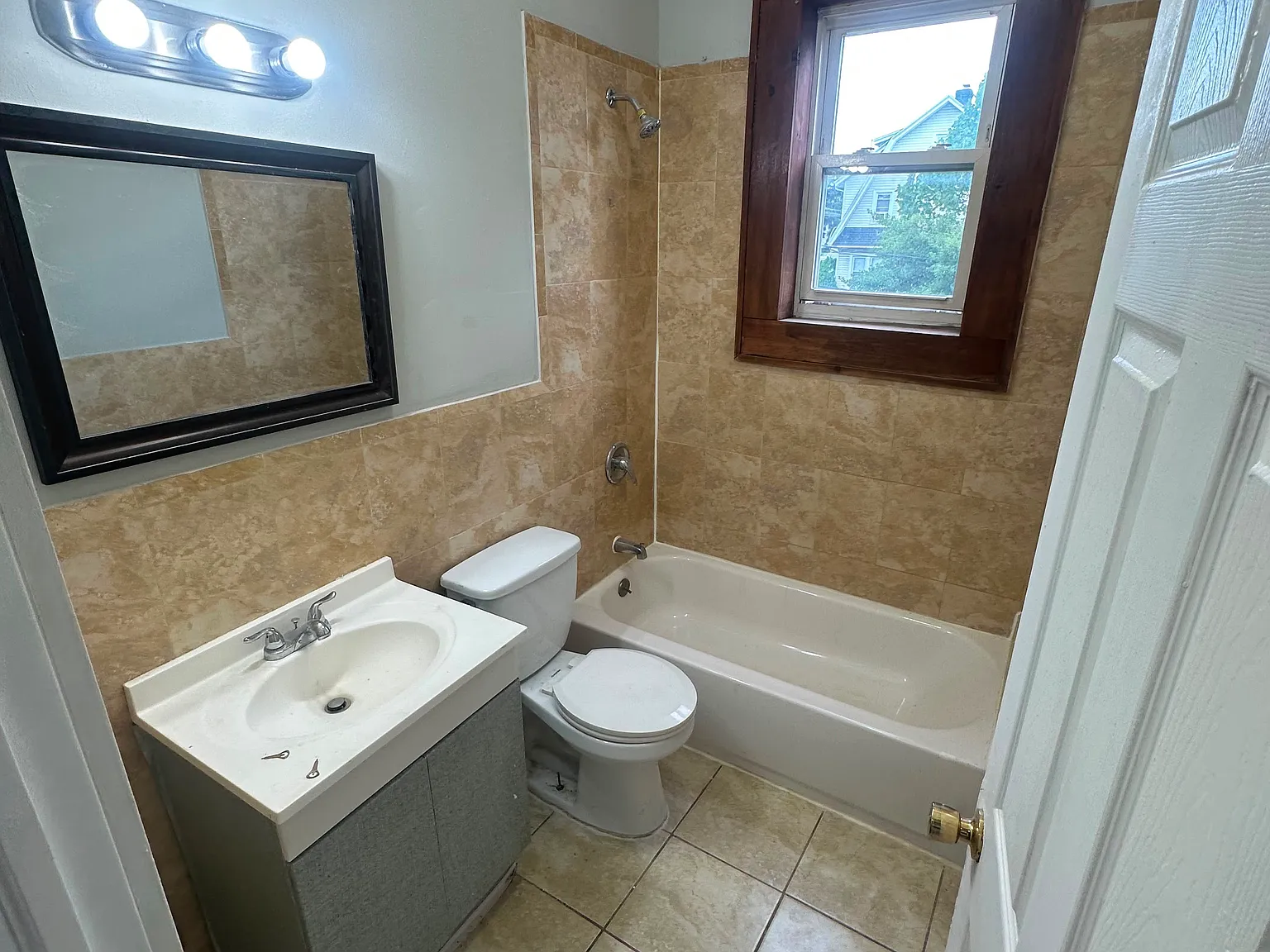 1 bed, $1,600 — Photo 4