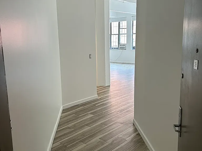 100 S 4th St #2B — Photo 1
