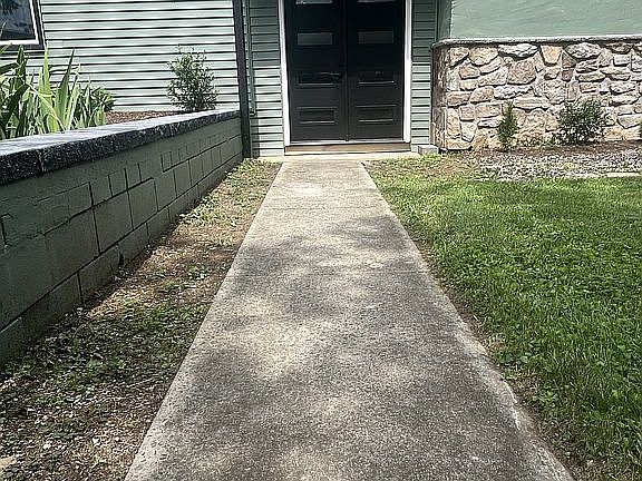 3rd image of 273 McKnight St