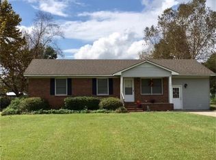 1014 Welsh Poppy Cir, Manning, SC 29102