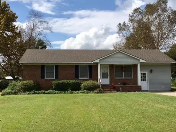1014 Welsh Poppy Cir, Manning, SC 29102