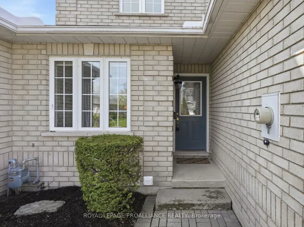17 Pinegrove Ct, Belleville, ON K8N 5X9