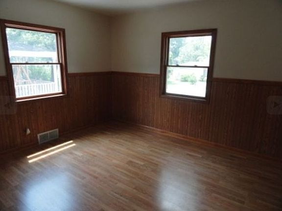 4th image of 5016 N Longview Pl