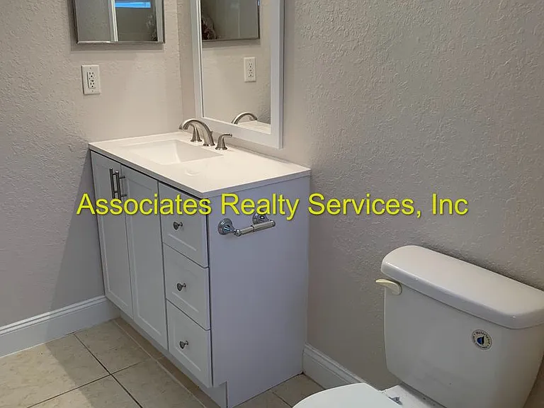3705 SW 27th St #212 — Photo 13