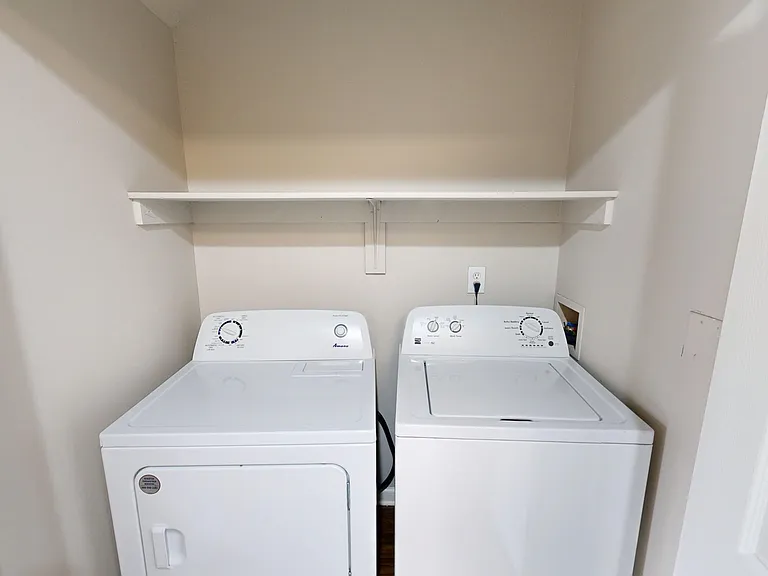 Windjammer 1 | Laundry Windjammer 1 | Laundry