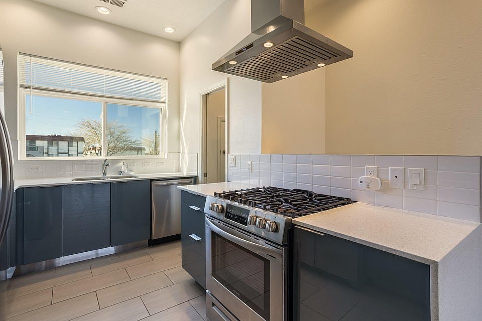 1st image of 4223 Vida Verde Ln NE