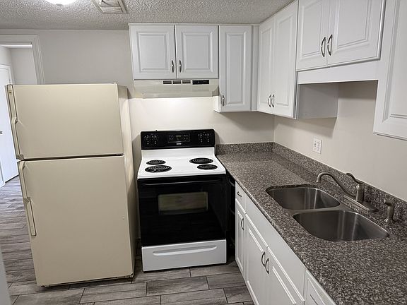 5th image of 8026 Stark Ave APT B