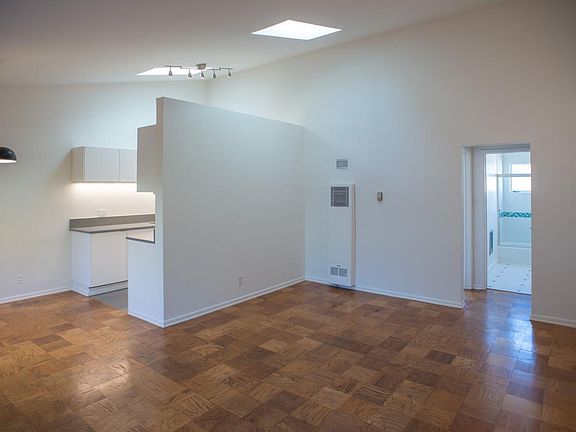2nd image of 629 Idaho Avenue # 8 Fl 2nd