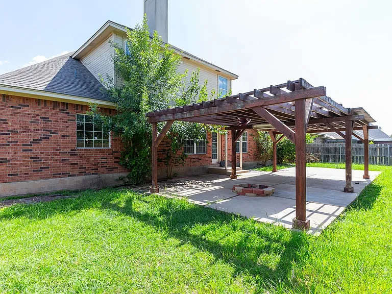 3310 Silver Oaks Dr — Photo 46