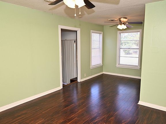 4th image of 1113 Harlan Ave