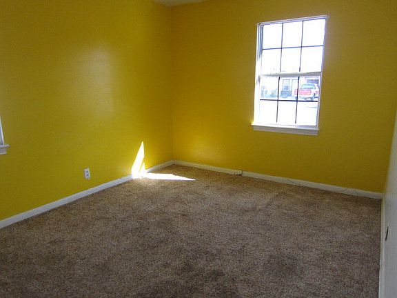 5th image of 3706 Gaston Dr