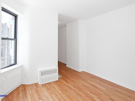 4th image of 218 E 81st St APT 5B