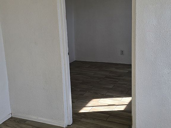3rd image of 315 W Palma St
