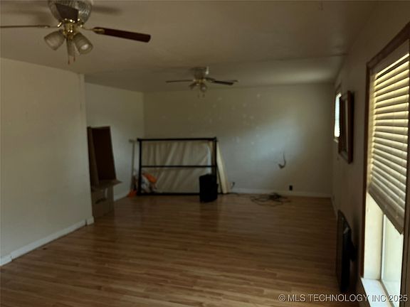 2nd image of 806 W Tishomingo St
