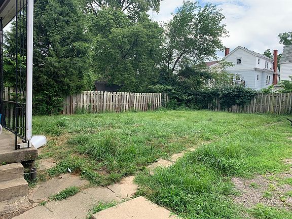 4th image of 1818 Cleveland Ave