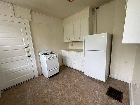 4th image of 3 Cumberland Cir APT A