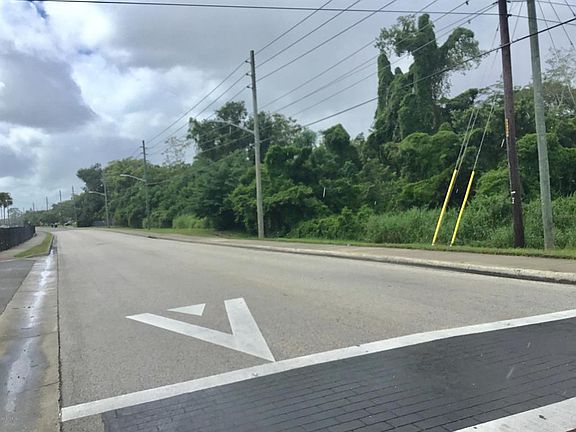 3rd image of 6413 Yucatan Dr