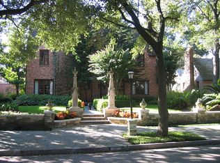2239 Robinhood St, Houston, TX 77005