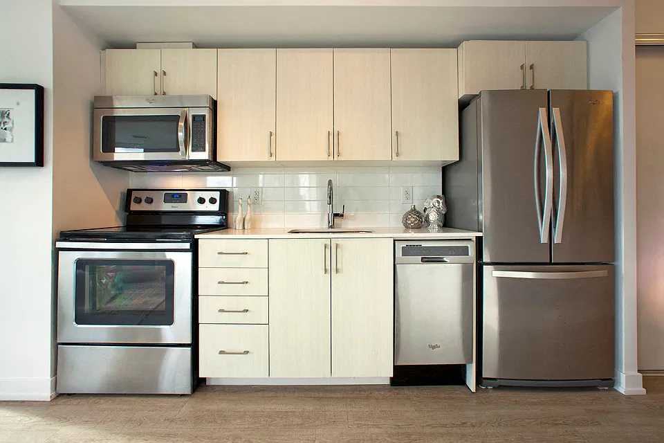 BEACHHill Apartments — Photo 3