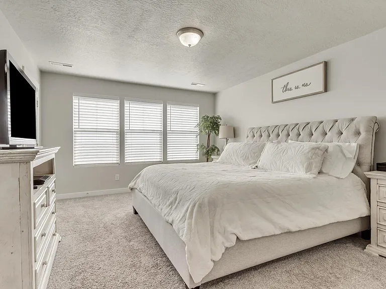 8136 S 5910 W — Photo 15