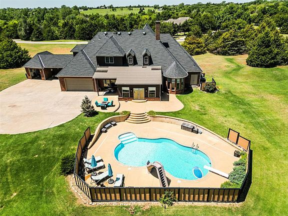 4th image of 5800 Hidden Meadow Dr