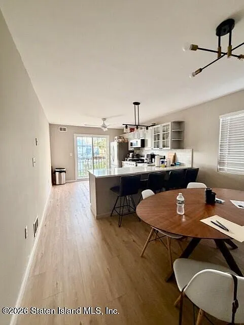 3 bed, 2.5 bath, 1100 sqft, $3,750 — Photo 4