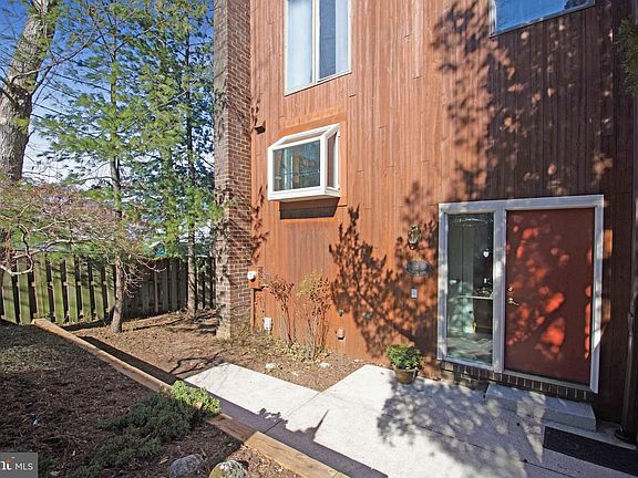 2nd image of 6 Klakring Ct