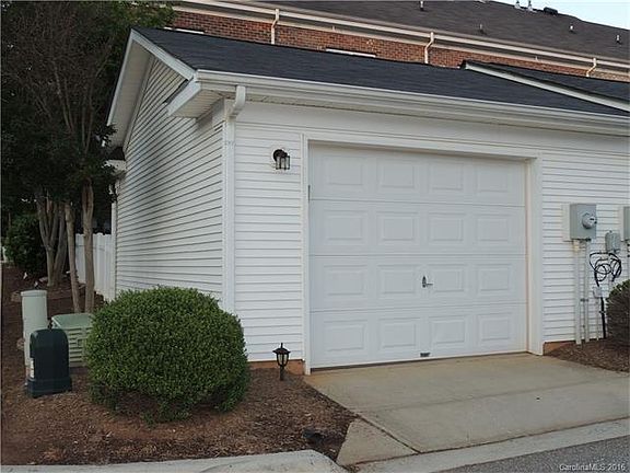 5th image of 111 Chawton Ln