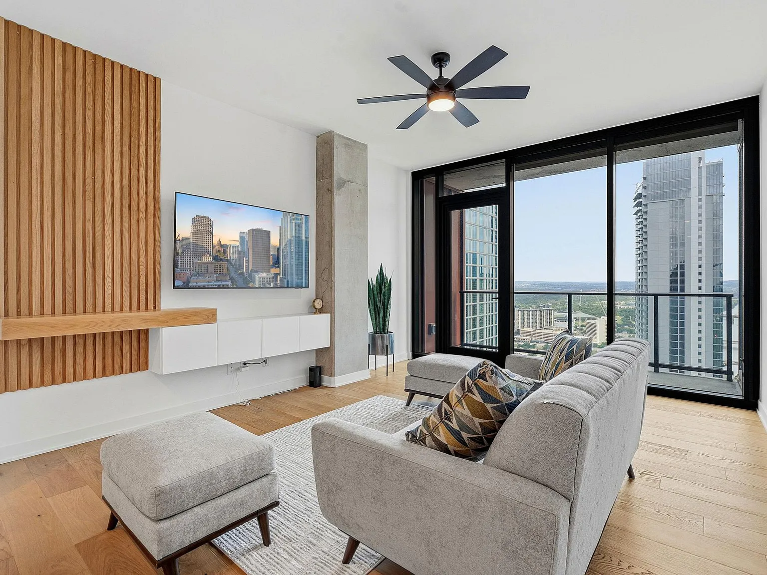 2 bed, 2.0 bath, 1073 sqft, $4,400 — Photo 3