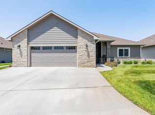 3665 N Lakeway Ct, Wichita, KS 67205