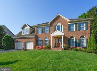 5434 Ashleigh Rd, Fairfax, VA 22030