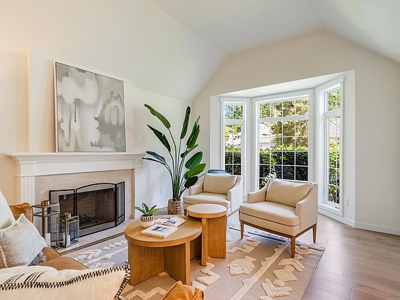 4th image of 23317 SE 26th Pl