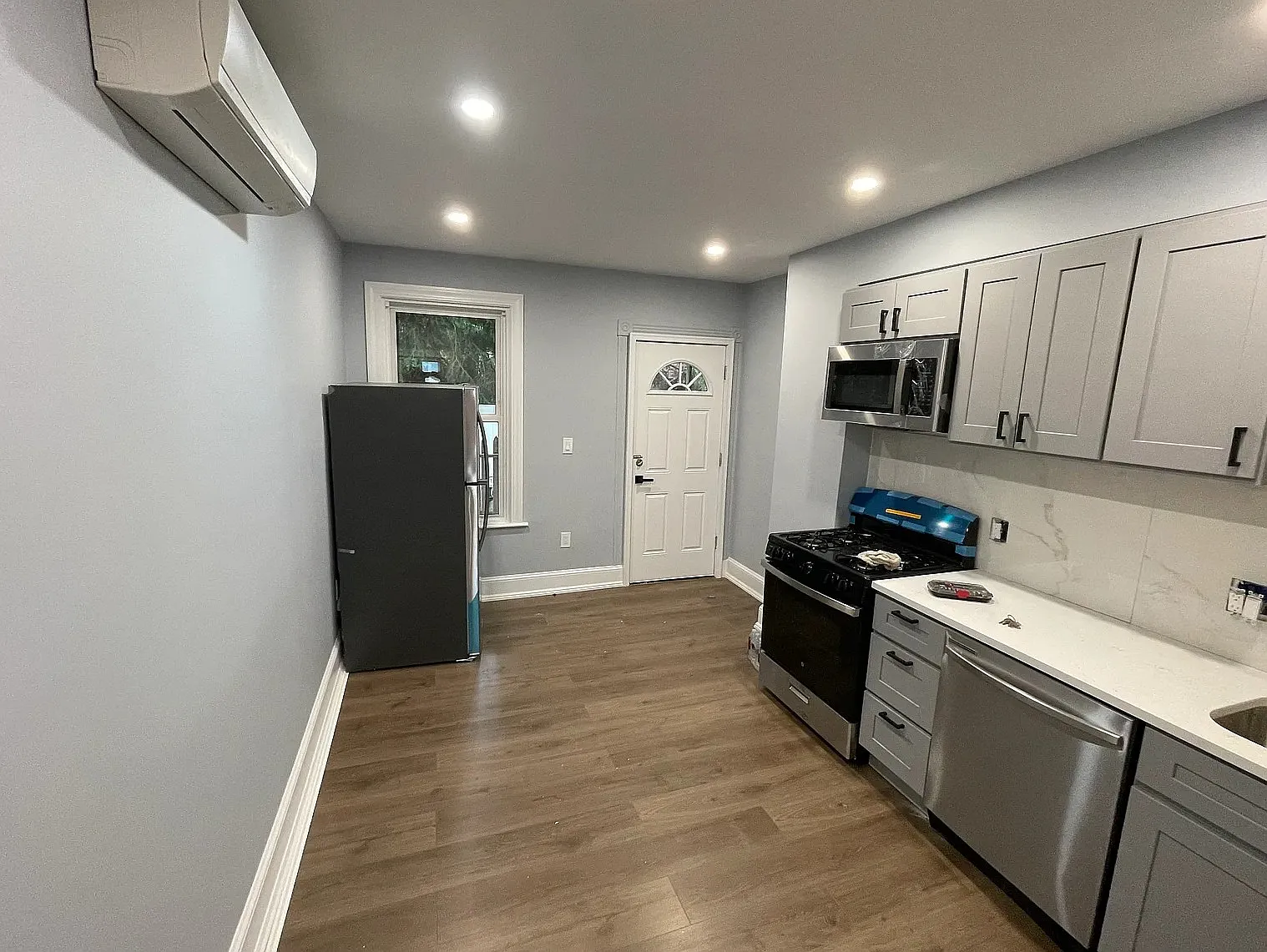 2 bed, 820 sqft, $2,800 — Photo 4