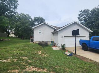 67 Celebration Dr, Reeds Spring, MO 65737